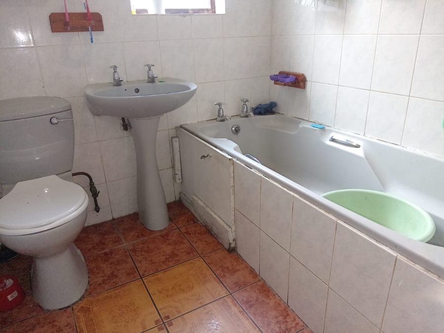 3 Bedroom Property for Sale in Lentegeur Western Cape